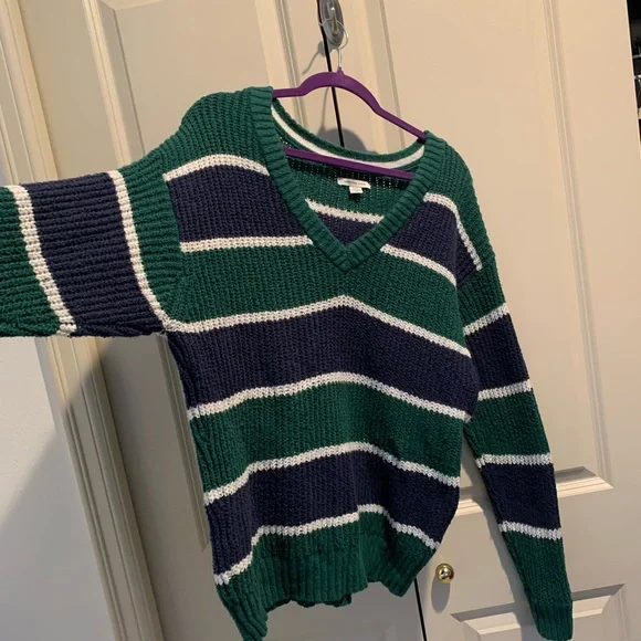American Eagle Outfitters Blue and Green V-Neck Sweater - Picture 6 of 7